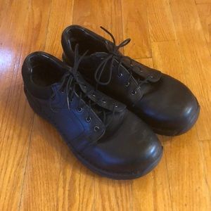 Red Wing leather safety toe shoes size 9.